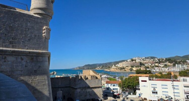 Compare Insight Vacations vs Trafalgar